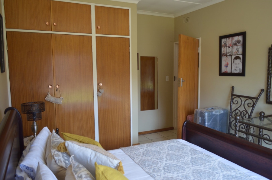 6 Bedroom Property for Sale in Flamwood North West
